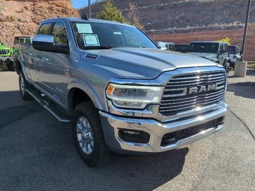 2020 RAM 2500 Laramie Crew Cab 4X4 6'4' Box