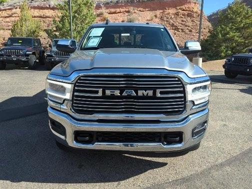 2020 RAM 2500 Laramie Crew Cab 4X4 6'4' Box