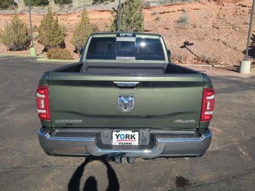 2022 RAM 2500 Laramie Crew Cab 4x4 6'4' Box