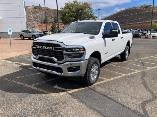 2025 RAM 2500 Big Horn Crew Cab 4x4 6'4' Box