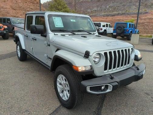 2023 Jeep Gladiator Sport S