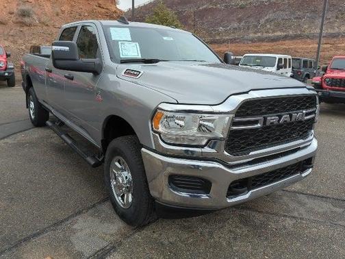2024 RAM 2500 Tradesman Crew Cab 4x4 8 Box