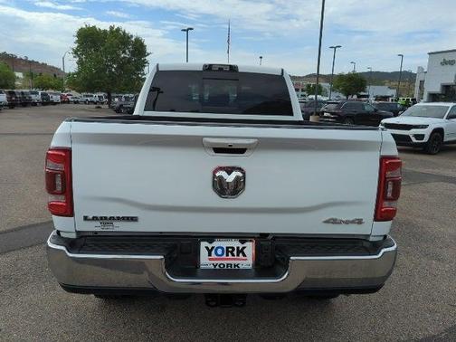 2024 RAM 2500 Laramie Crew Cab 4x4 6'4' Box