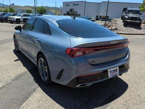 2022 Kia K5 LXS