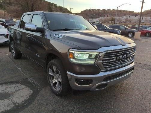2023 RAM 1500 Laramie Crew Cab 4x4 57' Box