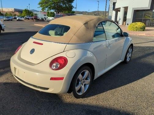 2007 Volkswagen New Beetle 2.5