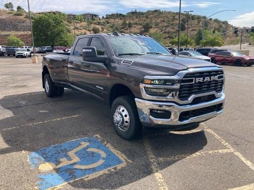 2025 RAM 3500 Big Horn Crew Cab 4x4 8' Box