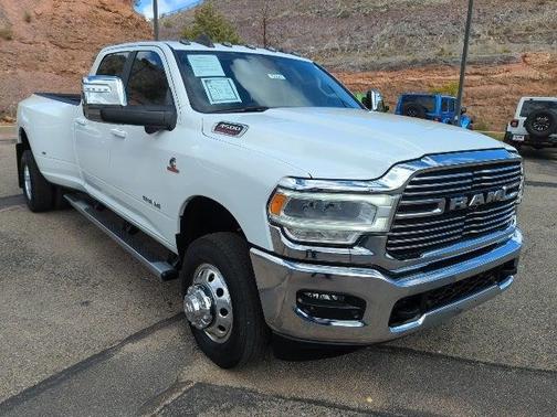 2024 RAM 3500 Laramie Crew Cab 4x4 8 Box