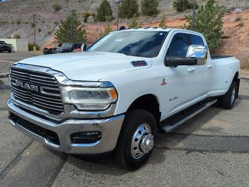 2024 RAM 3500 Laramie Crew Cab 4x4 8 Box