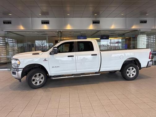 2024 RAM 2500 Big Horn Crew Cab 4x4 8' Box