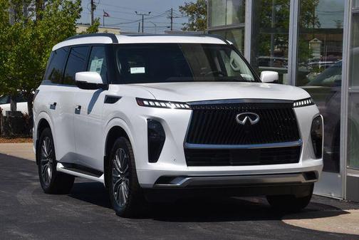 Radiant White 2026 INFINITI QX80 Luxe