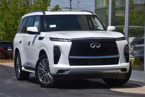 Radiant White 2026 INFINITI QX80 Luxe