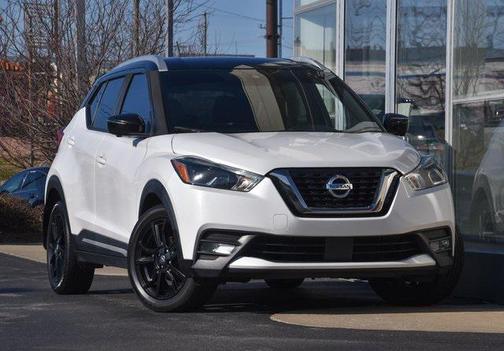 2020 Nissan Kicks SR
