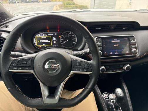 2020 Nissan Kicks SR
