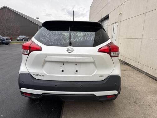 2020 Nissan Kicks SR