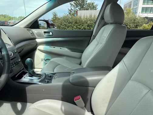2013 INFINITI G37x Base