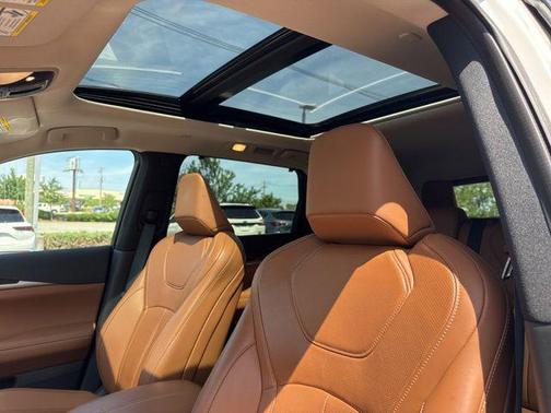 Majestic White 2025 INFINITI QX60 SENSORY