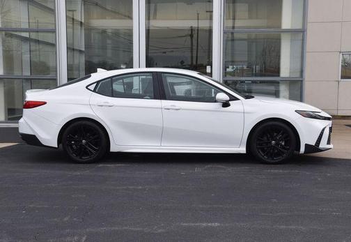 Ice Cap 2025 Toyota Camry SE