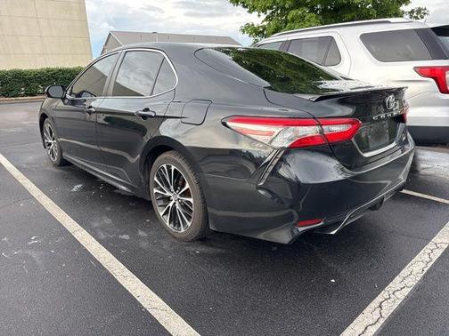 Midnight Black Metallic 2018 Toyota Camry SE