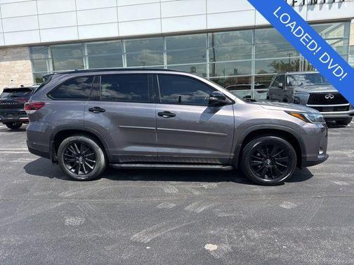 Predawn Gray Mica 2019 Toyota Highlander SE