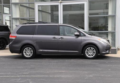 2013 Toyota Sienna XLE