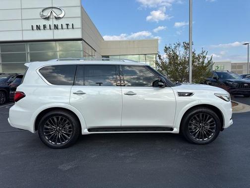 2024 INFINITI QX80 SENSORY AWD