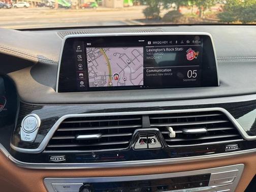 2022 BMW 750 i xDrive