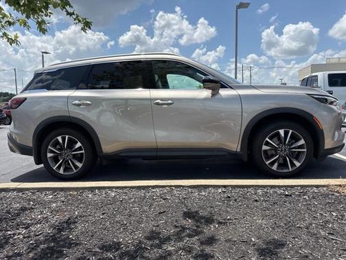 2022 INFINITI QX60 Luxe