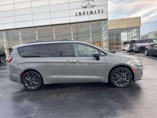 2025 Chrysler Pacifica Limited