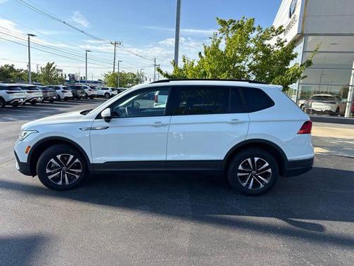 Pure White 2022 Volkswagen Tiguan 2.0T S