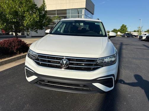 Pure White 2022 Volkswagen Tiguan 2.0T S