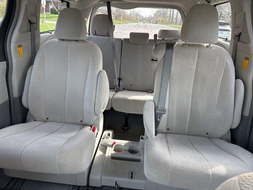 2014 Toyota Sienna LE