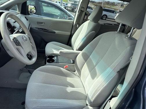2014 Toyota Sienna LE