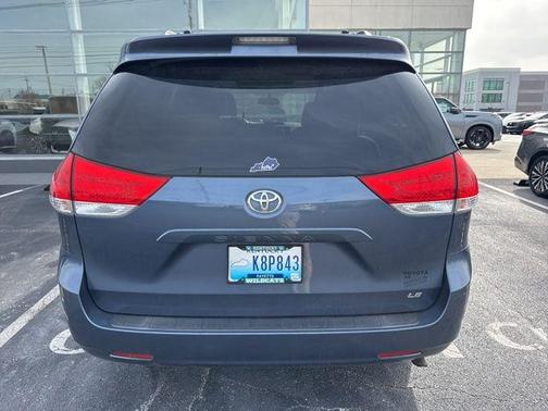 2014 Toyota Sienna LE