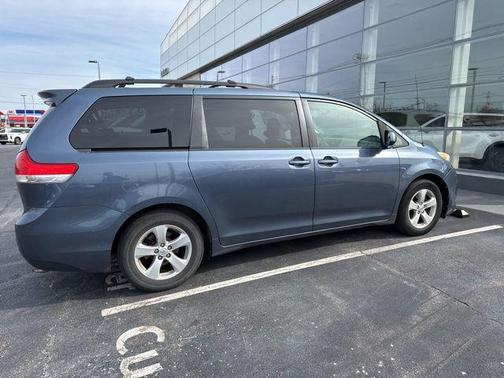 2014 Toyota Sienna LE