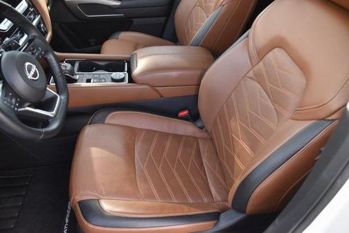 2023 Nissan Pathfinder Platinum 4WD