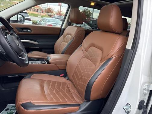 2023 Nissan Pathfinder Platinum 4WD
