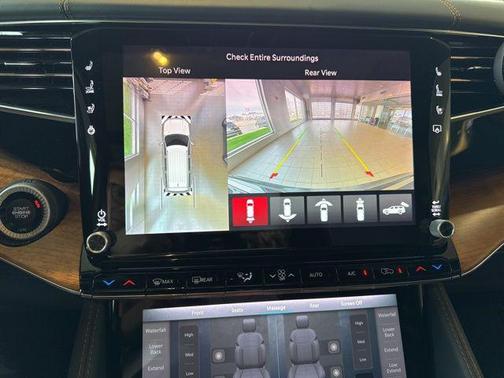 2023 Jeep Grand Wagoneer L Series III 4x4