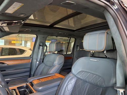 2023 Jeep Grand Wagoneer L Series III 4x4