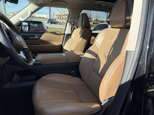 2025 INFINITI QX80 SENSORY AWD