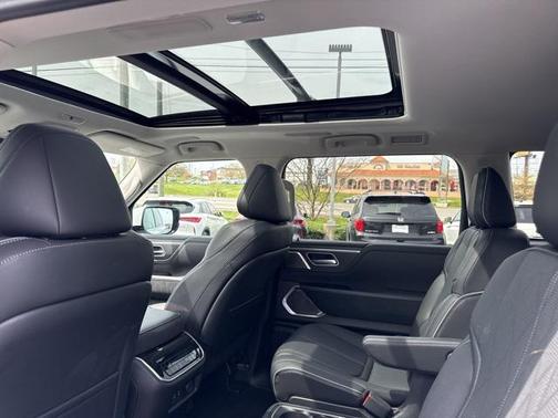 2025 INFINITI QX80 SENSORY AWD