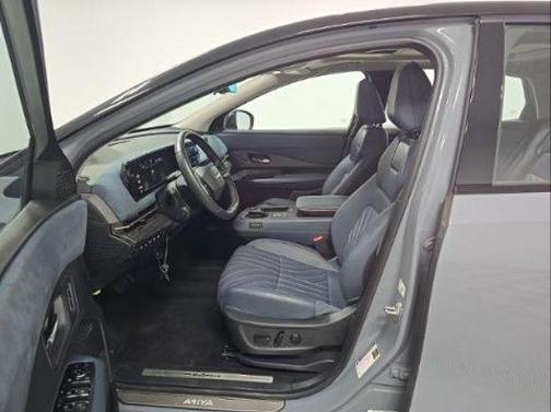 Boulder Gray Pearl/Black Diamond Pearl 2023 Nissan ARIYA PLATINUM+
