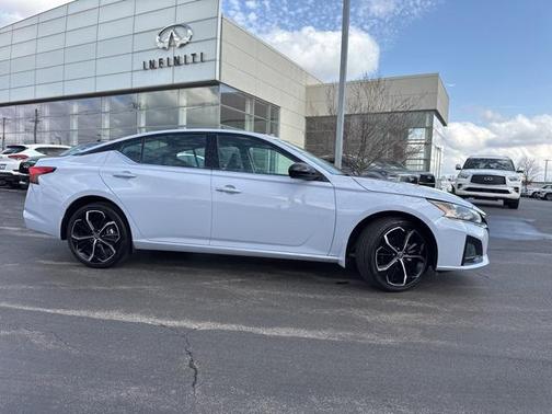 2025 Nissan Altima SR AWD