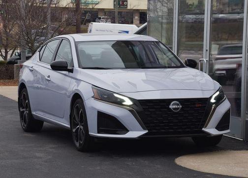 2025 Nissan Altima SR AWD