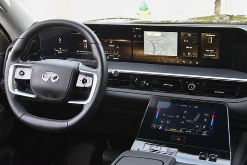 2025 INFINITI QX80 SENSORY AWD