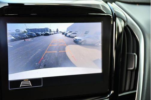 Summit White 2021 Chevrolet Traverse LT Cloth