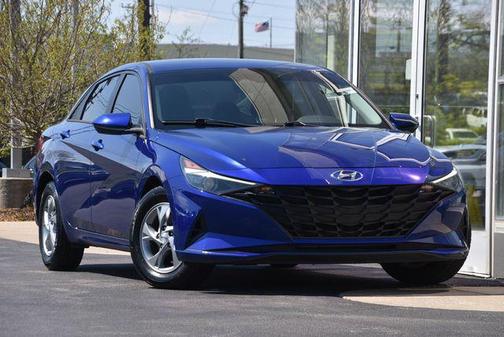 2022 Hyundai ELANTRA SE