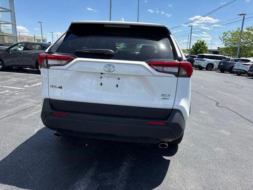 Ice 2025 Toyota RAV4 XLE