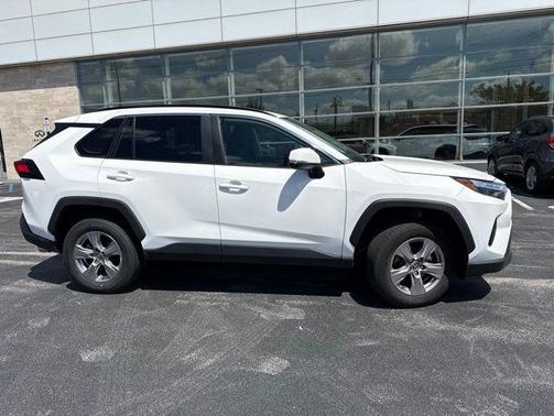 Ice 2025 Toyota RAV4 XLE