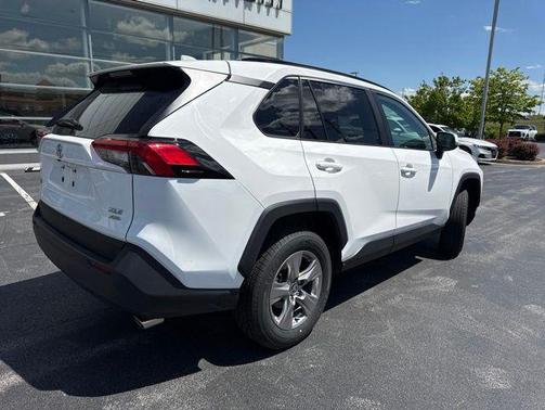 Ice 2025 Toyota RAV4 XLE